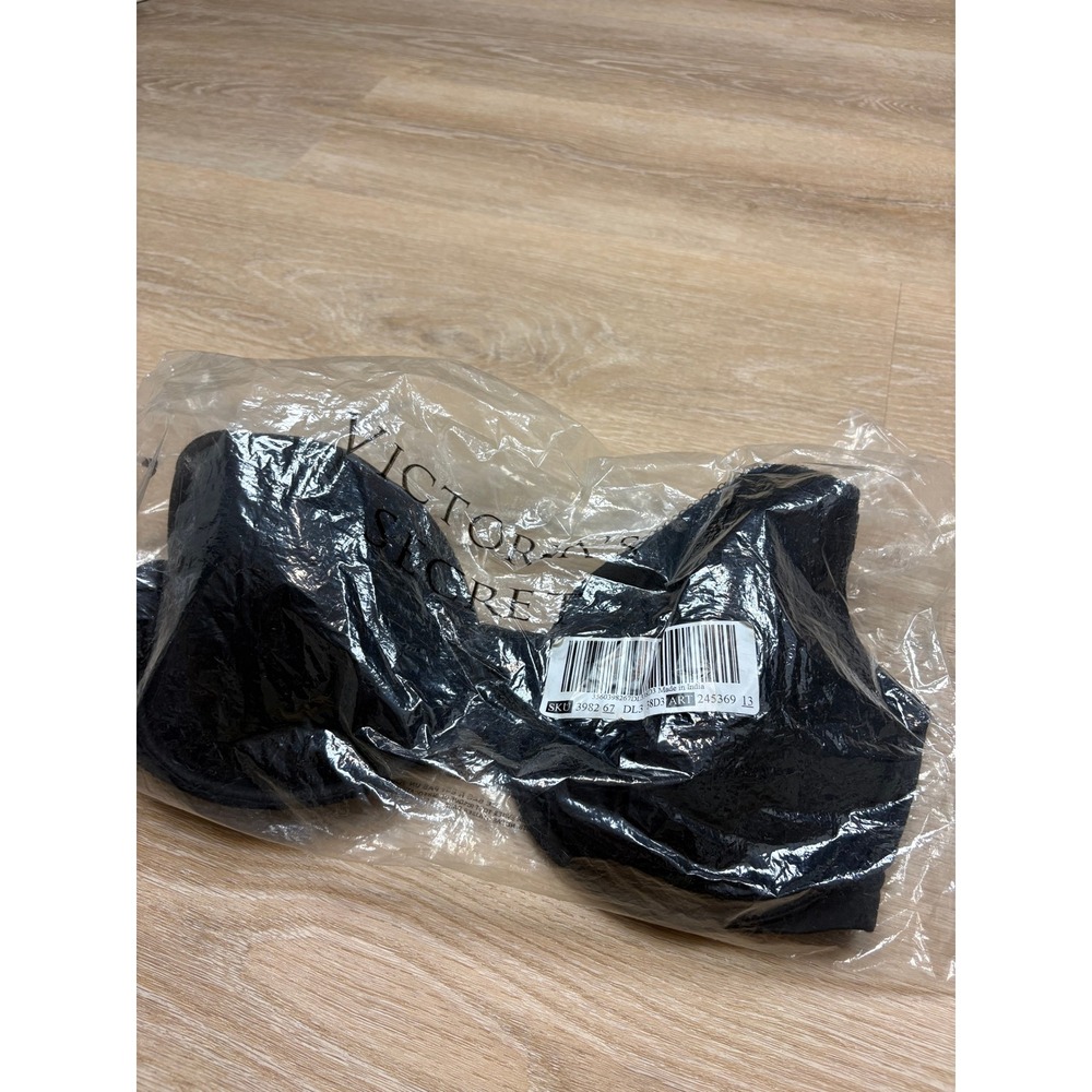 NWT Victoria's Secret Lined Full Coverage Underwire Bra 38DDD Color Black